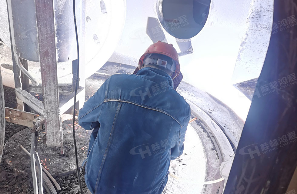 點(diǎn)贊！鴻程榜樣！無(wú)懼炙烤，追求卓越，實(shí)現(xiàn)服務(wù)“超預(yù)期”