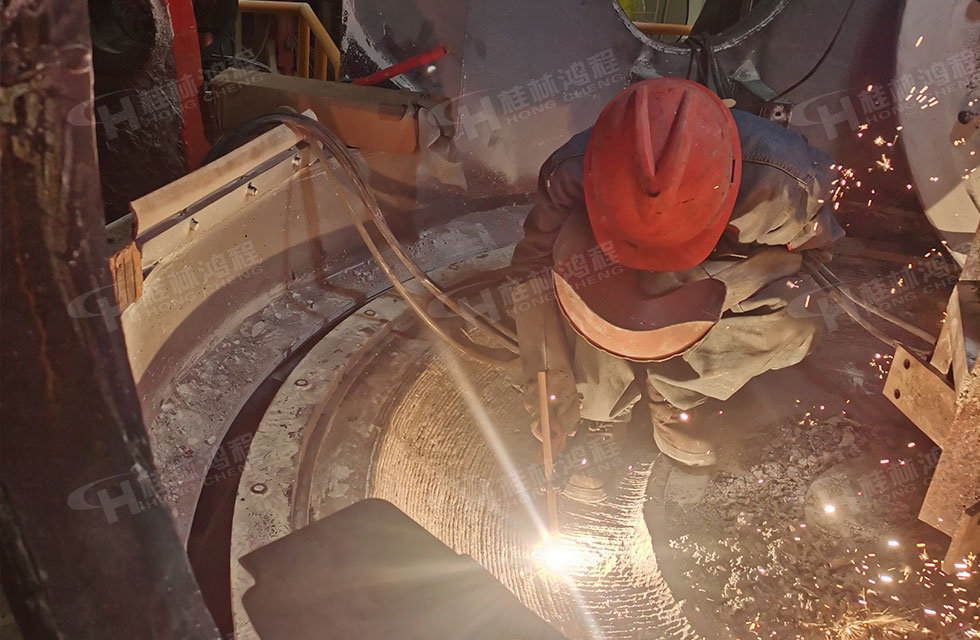 點(diǎn)贊！鴻程榜樣！無(wú)懼炙烤，追求卓越，實(shí)現(xiàn)服務(wù)“超預(yù)期”