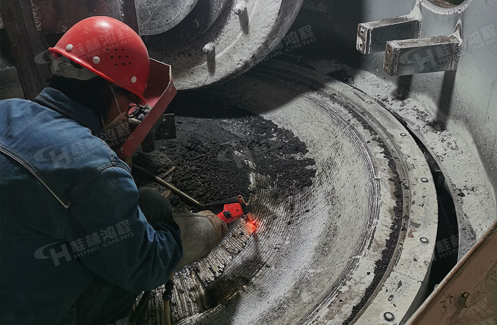 點(diǎn)贊！鴻程榜樣！無(wú)懼炙烤，追求卓越，實(shí)現(xiàn)服務(wù)“超預(yù)期”