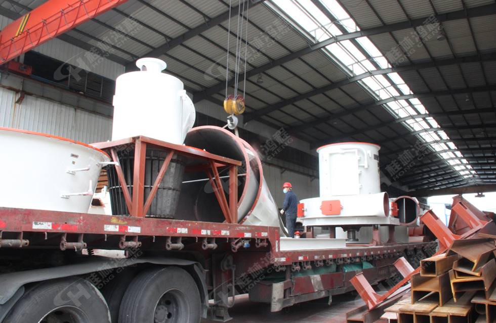 桂林鴻程2020年首臺磨粉機順利發貨